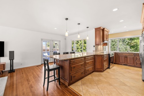 525 Appian Way, Coquitlam, BC 