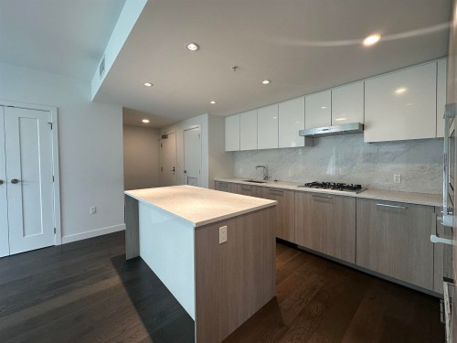 702-3331 No. 3 Road, Richmond, BC 