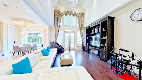 8131 Claybrook Road, Richmond, BC 