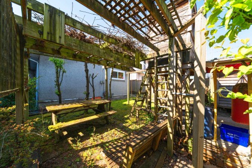 3089 1St Avenue E, Vancouver, BC 