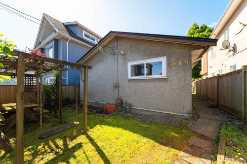 3089 1St Avenue E, Vancouver, BC 