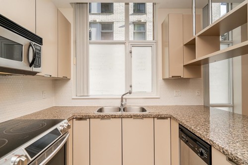 555 Helmcken Street, Vancouver, BC 