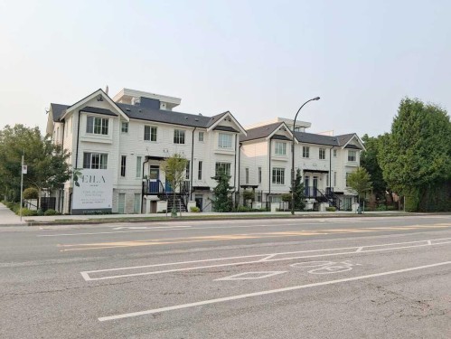 922 49th Avenue W Vancouver, BC V6P 0K6