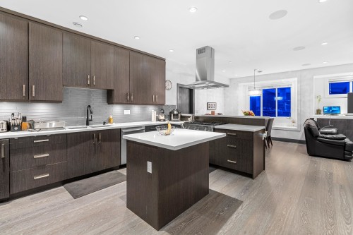 7493 Gatineau Place, Vancouver, BC 