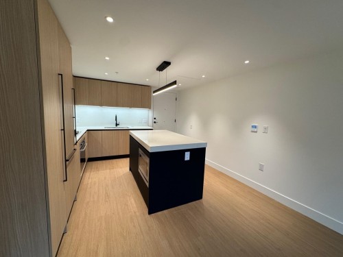 110-2235 Broadway E, Vancouver, BC 