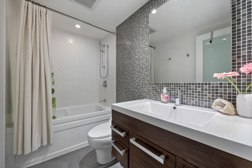 104-925 15Th Avenue W, Vancouver, BC 