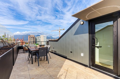 903-239 Keefer Street, Vancouver, BC 