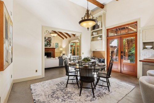 947 22Nd Street, West Vancouver, BC 