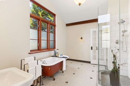 947 22Nd Street, West Vancouver, BC 