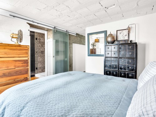 83 Alexander Street, Vancouver, BC 