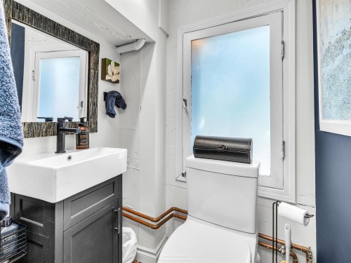 83 Alexander Street, Vancouver, BC 