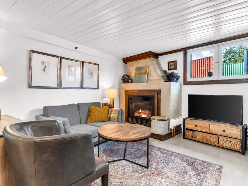 83 Alexander Street, Vancouver, BC 