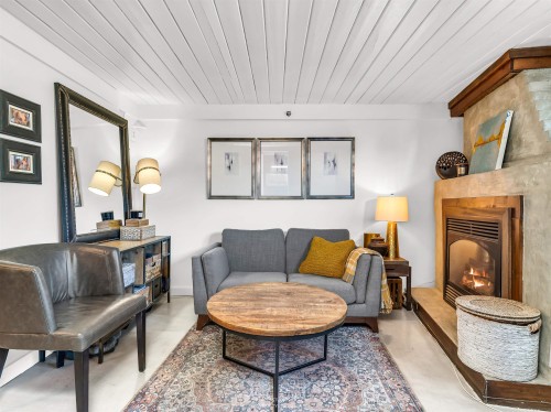 83 Alexander Street, Vancouver, BC 