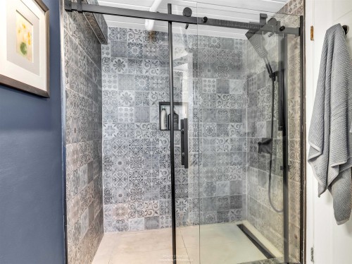 83 Alexander Street, Vancouver, BC 