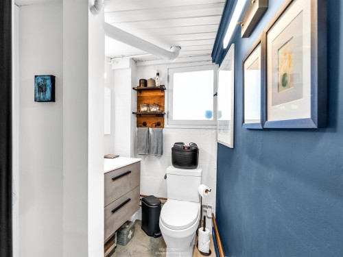 83 Alexander Street, Vancouver, BC 