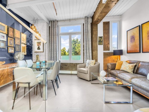 83 Alexander Street, Vancouver, BC 