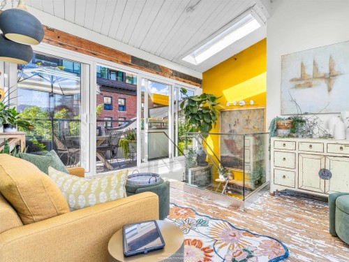 83 Alexander Street, Vancouver, BC 