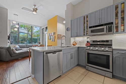 103-170 1st Street W North Vancouver, BC V7M 3P2