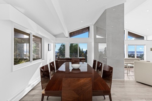 1257 Chartwell Place, West Vancouver, BC 