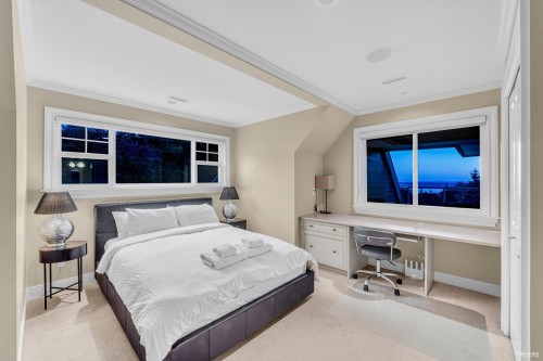 2398 Constantine Place, West Vancouver, BC 