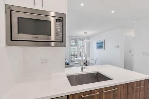 1608-198 Aquarius Mews, Vancouver, BC 