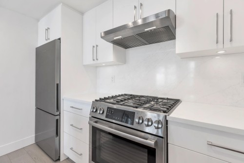 1608-198 Aquarius Mews, Vancouver, BC 