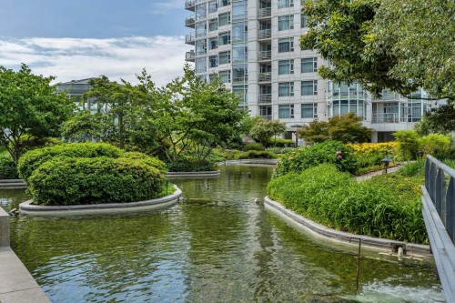 1608-198 Aquarius Mews, Vancouver, BC 