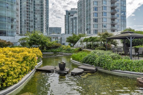 1608-198 Aquarius Mews, Vancouver, BC 