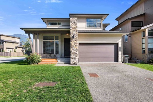 39262 Falcon Crescent, Squamish, BC 