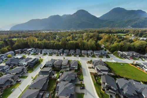 39262 Falcon Crescent, Squamish, BC 