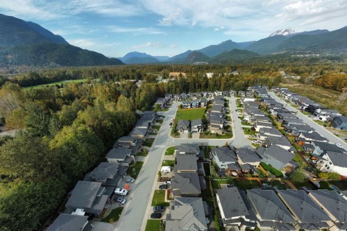 39262 Falcon Crescent, Squamish, BC 