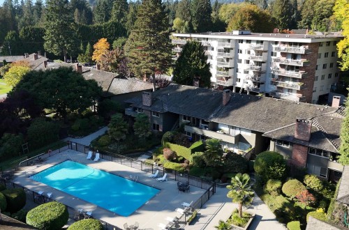 1218-235 Keith Road  West Vancouver, BC V7T 1L5