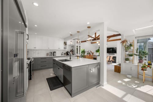 2566 Mcbain Avenue, Vancouver, BC 