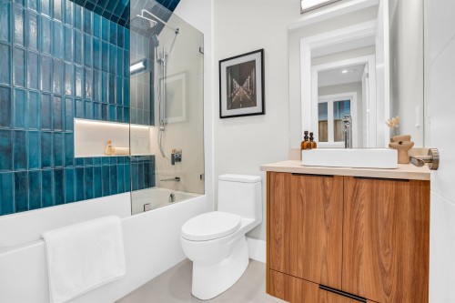 2380 Marine Drive, West Vancouver, BC 