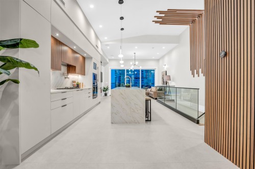 2380 Marine Drive, West Vancouver, BC 