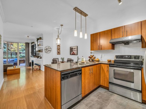 119-1633 Mackay Avenue  North Vancouver, BC V7P 0A2