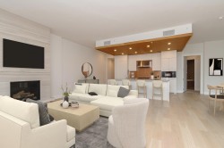 401-6687 Nelson Avenue  West Vancouver, BC V7W 2B2