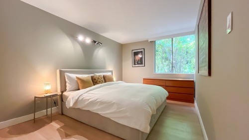 102-2016 Fullerton Avenue, North Vancouver, BC 