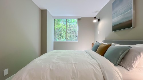 102-2016 Fullerton Avenue, North Vancouver, BC 