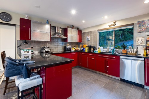 1591 Chartwell Drive, West Vancouver, BC 