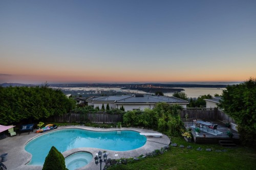 1591 Chartwell Drive, West Vancouver, BC 