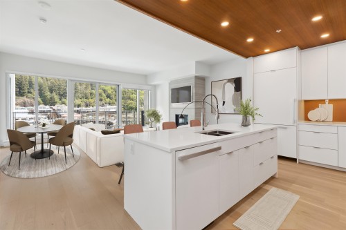 503-6707 Nelson Avenue, West Vancouver, BC 