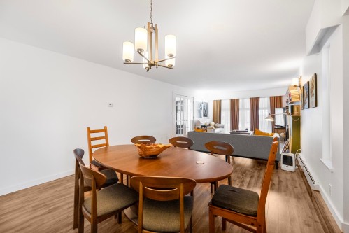 815 29Th Street E, North Vancouver, BC 