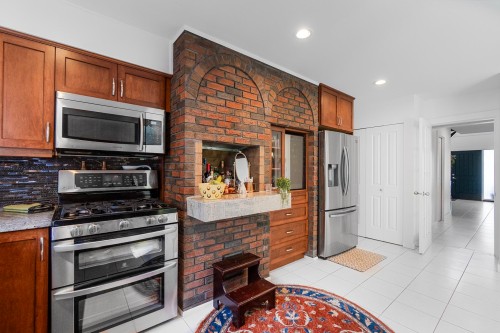 815 29Th Street E, North Vancouver, BC 