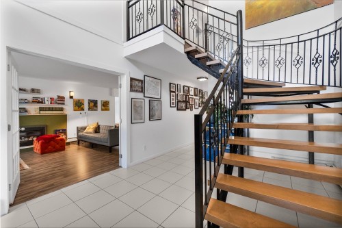 815 29Th Street E, North Vancouver, BC 