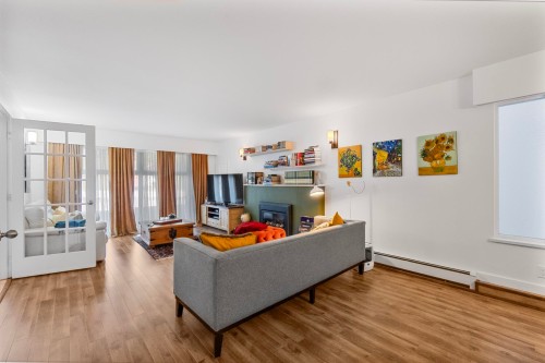 815 29Th Street E, North Vancouver, BC 