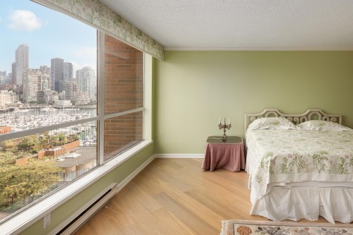 1009-1450 Pennyfarthing Drive, Vancouver, BC 