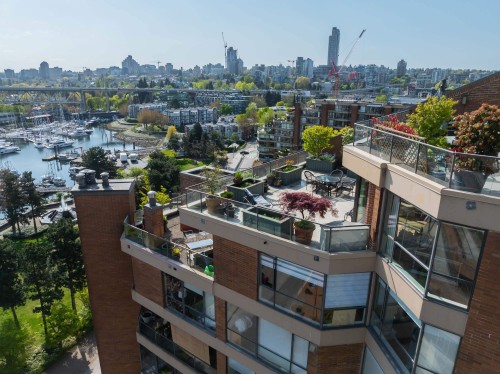 1009-1450 Pennyfarthing Drive, Vancouver, BC 