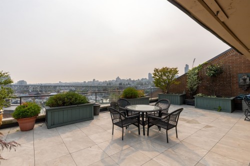 1009-1450 Pennyfarthing Drive, Vancouver, BC 