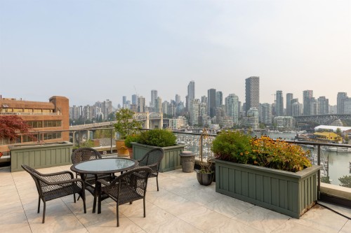 1009-1450 Pennyfarthing Drive, Vancouver, BC 